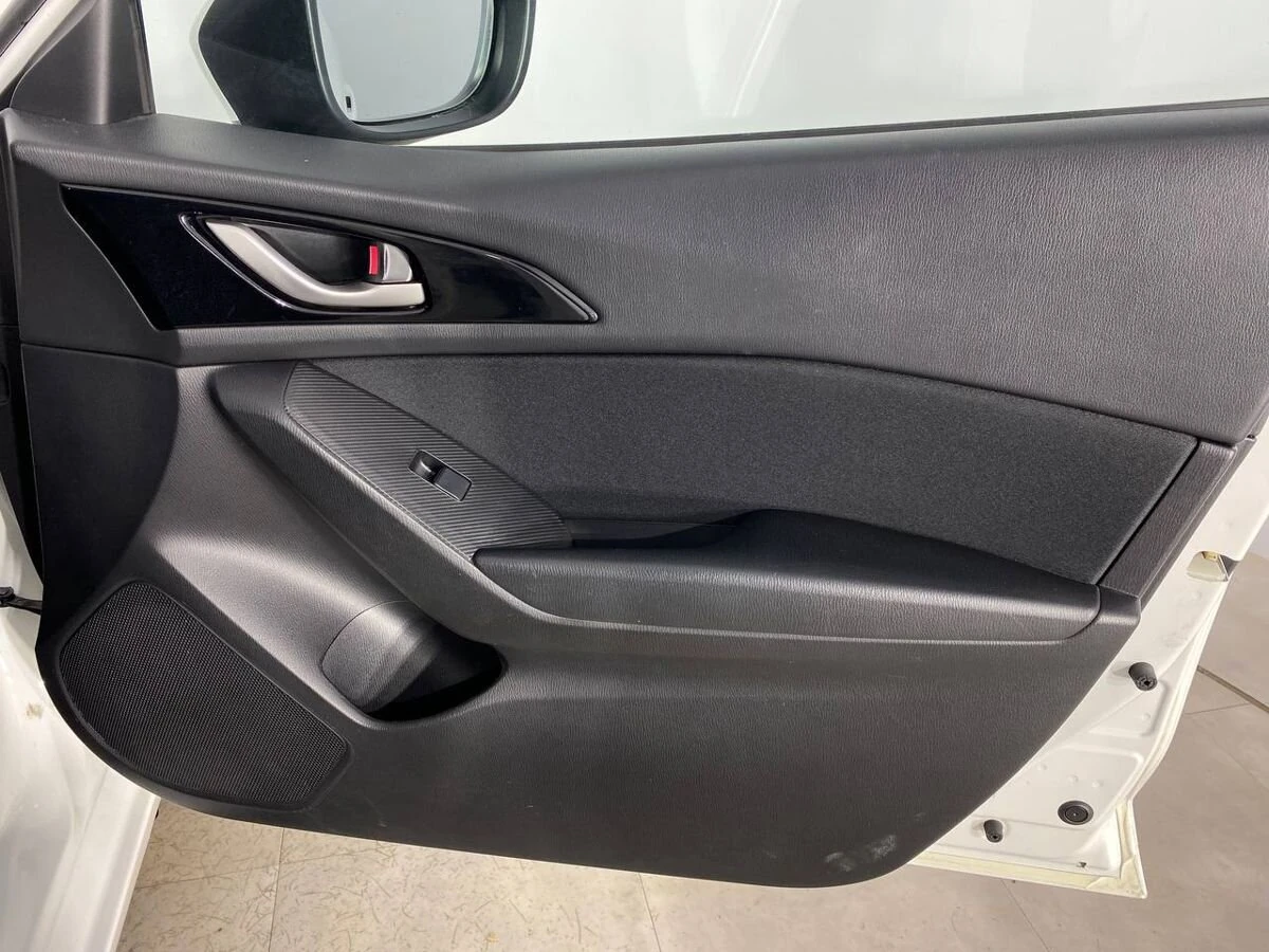 Mazda 3, 2016г, передний привод, автомат