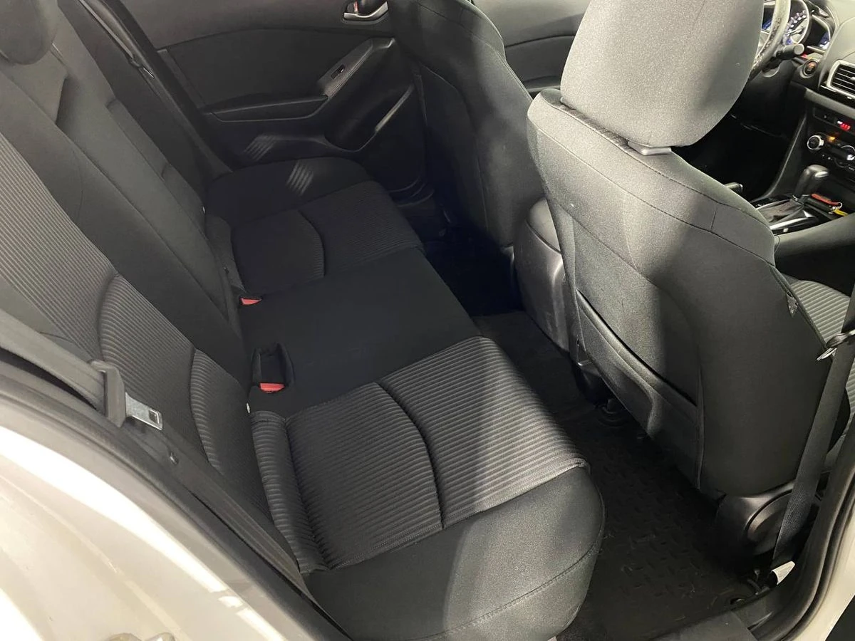 Mazda 3, 2016г, передний привод, автомат