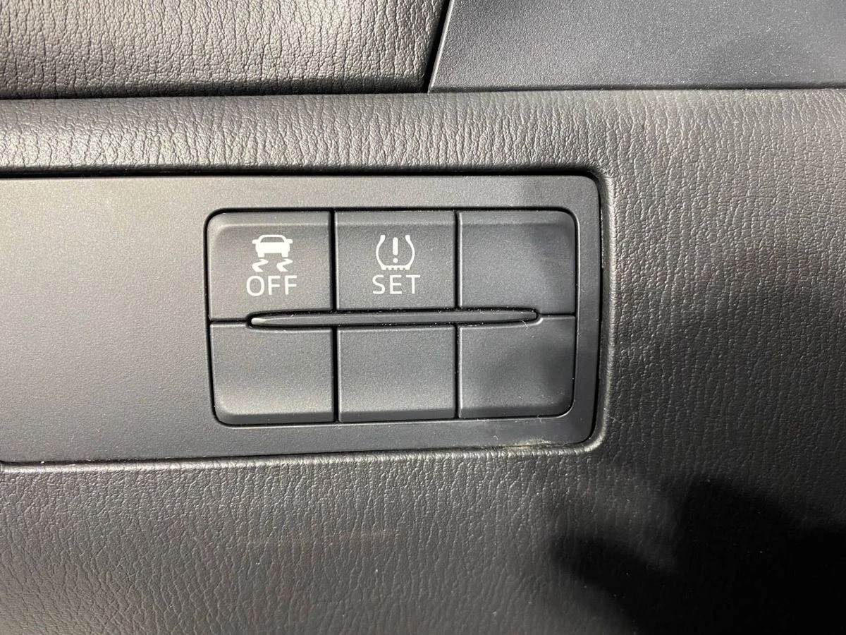 Mazda 3, 2016г, передний привод, автомат