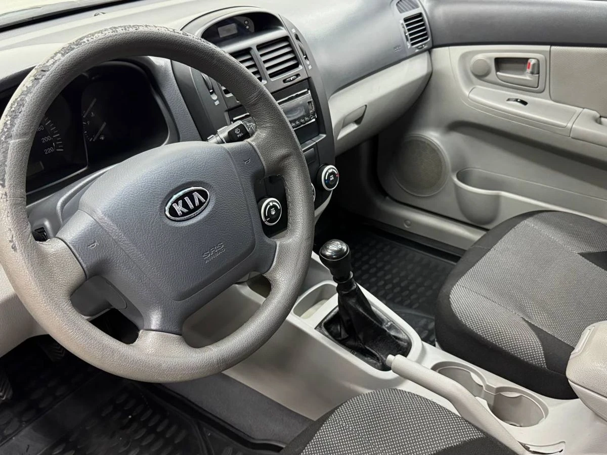 Kia Cerato, 2008г, передний привод, механика