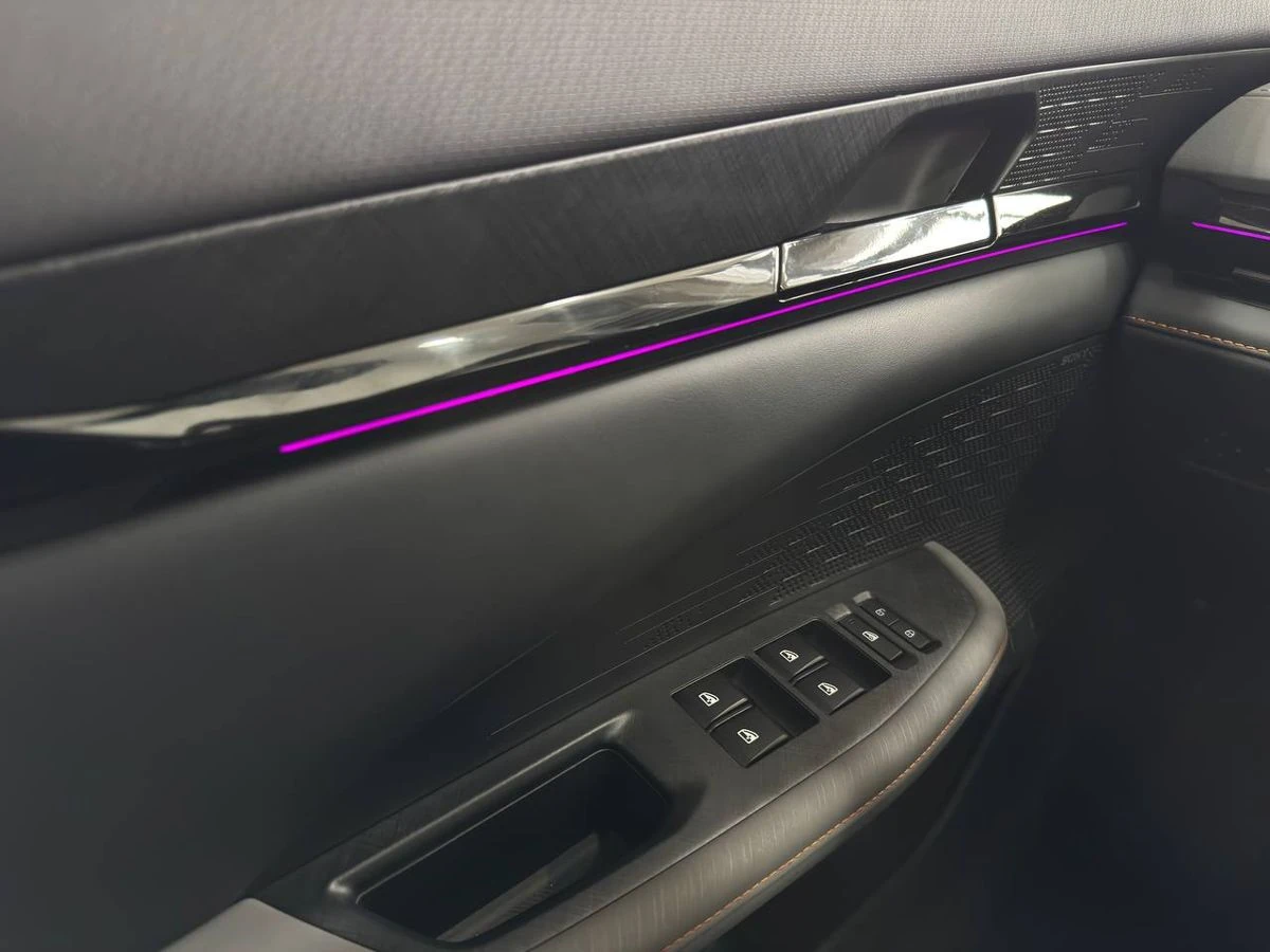 Changan UNI-V, 2023г, передний привод, робот