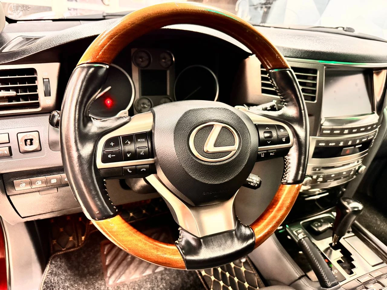 Lexus LX, 2008г, полный привод, автомат