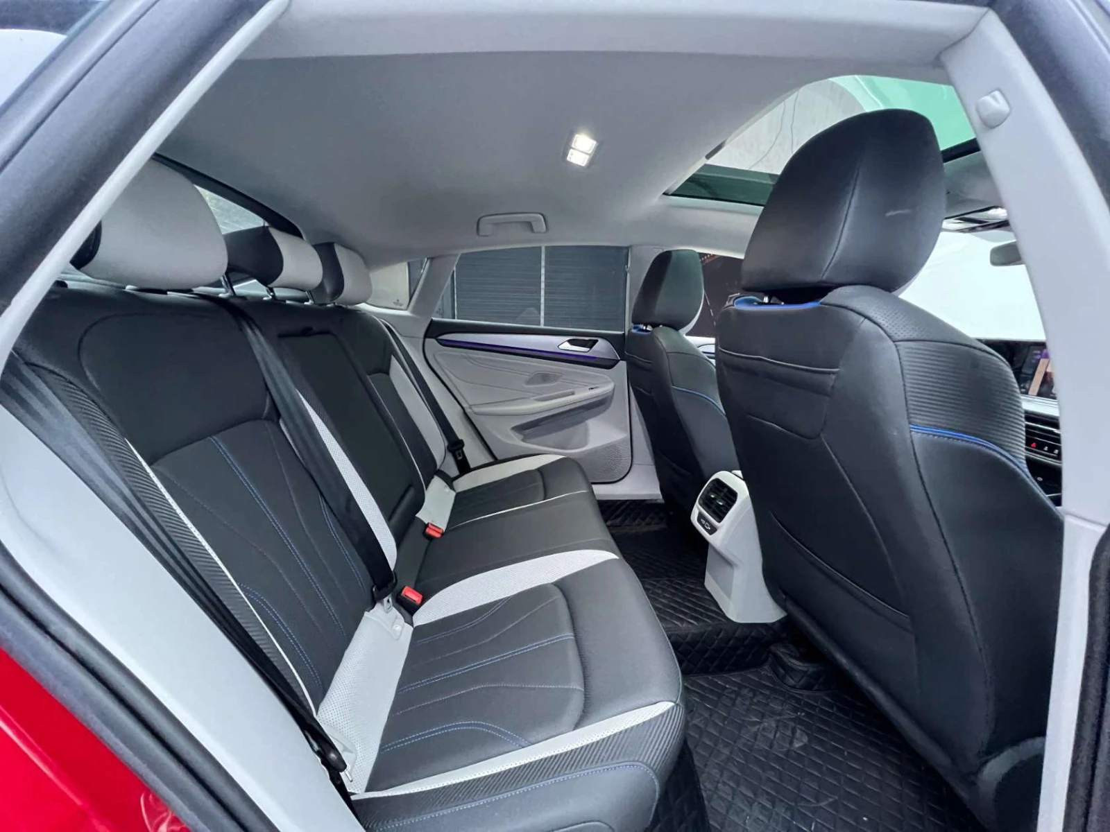 Volkswagen Lamando, 2022г, передний привод, робот