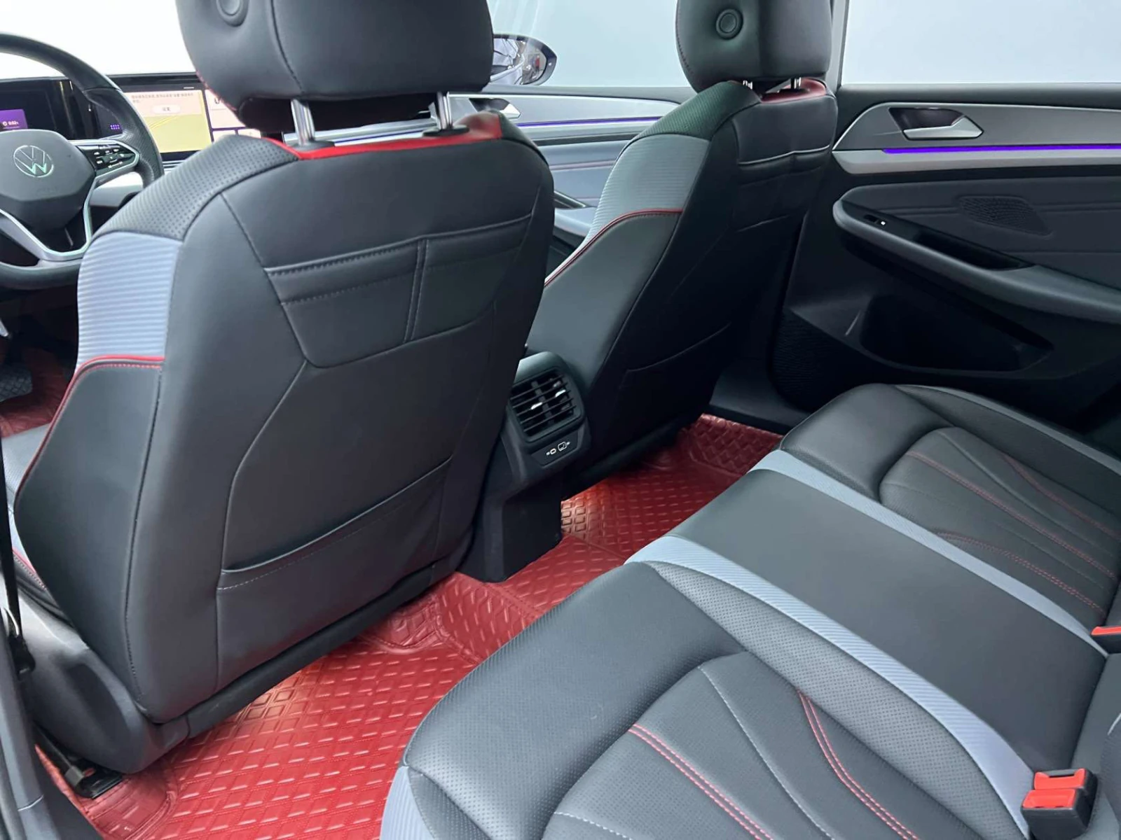 Volkswagen Lamando, 2022г, передний привод, робот