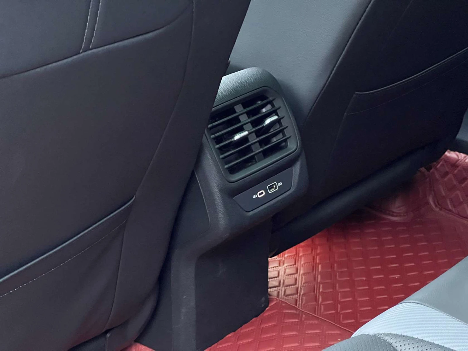 Volkswagen Lamando, 2022г, передний привод, робот