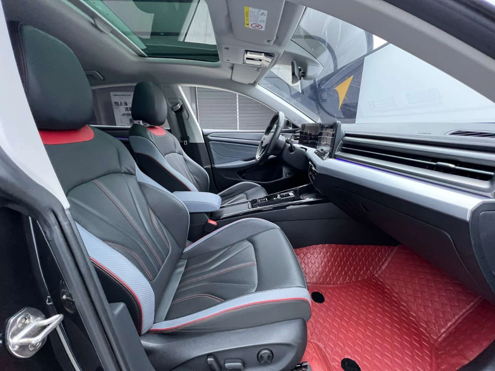 Volkswagen Lamando, 2022г, передний привод, робот