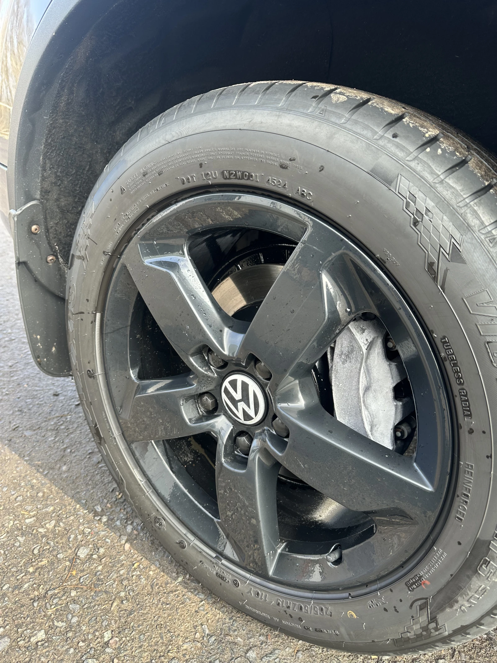 Volkswagen Touareg, 2011г, полный привод, автомат