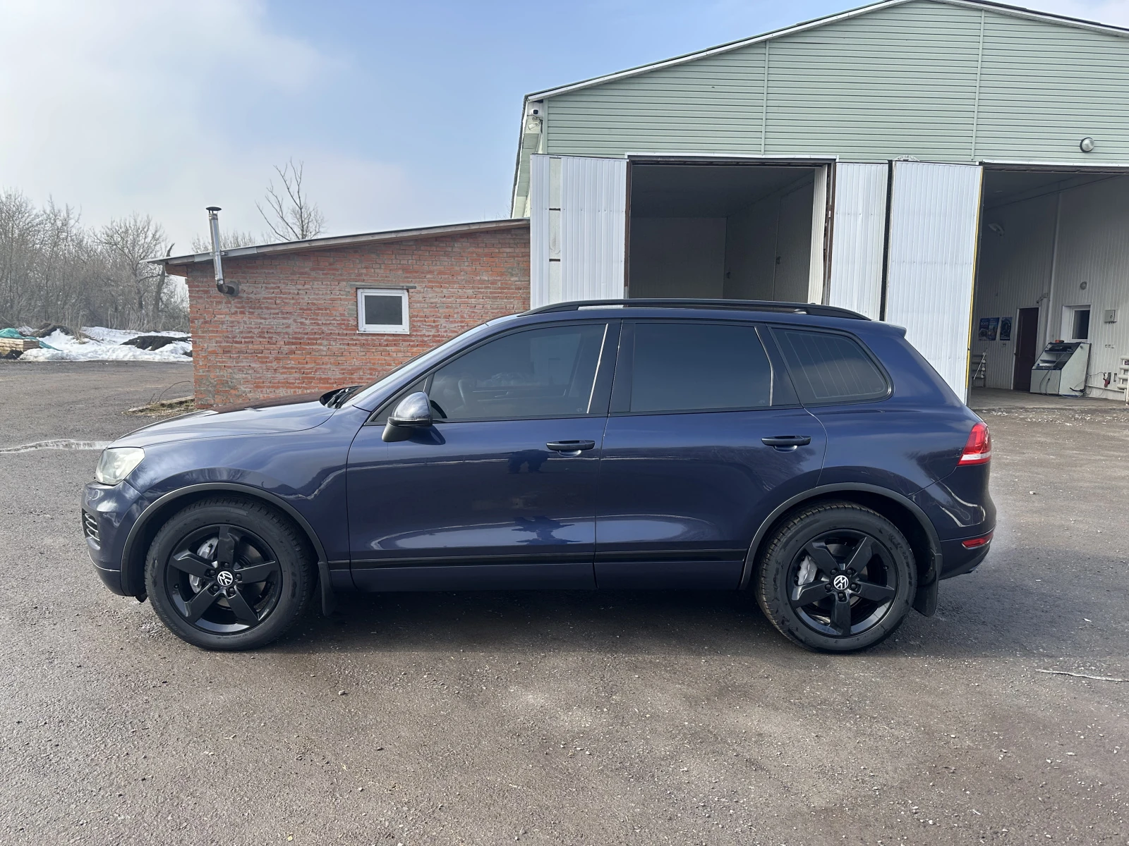 Volkswagen Touareg, 2011г, полный привод, автомат