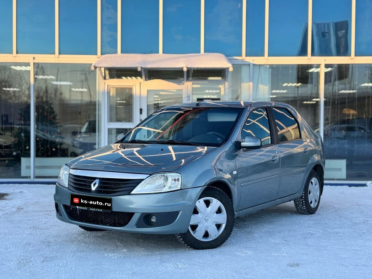 Renault Logan, 2011г, передний привод, автомат