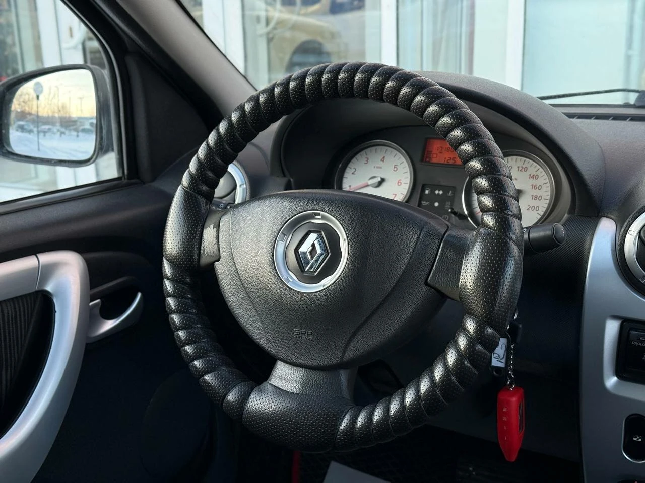 Renault Logan, 2011г, передний привод, автомат