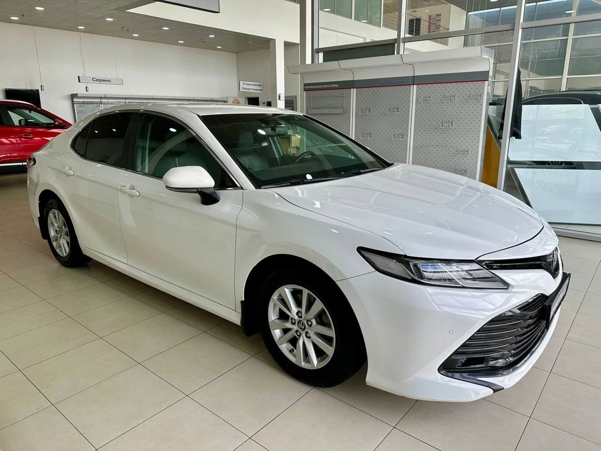 Toyota Camry, 2018г, передний привод, автомат