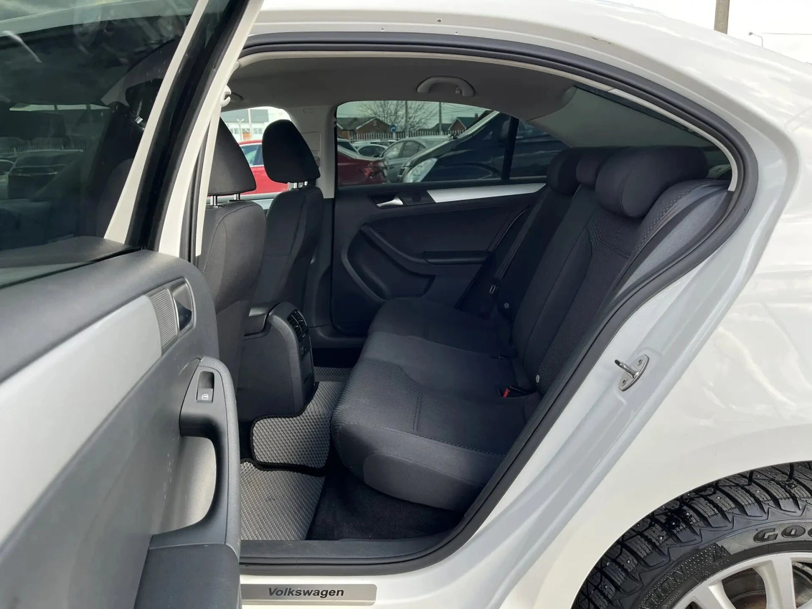 Volkswagen Jetta, 2013г, передний привод, робот