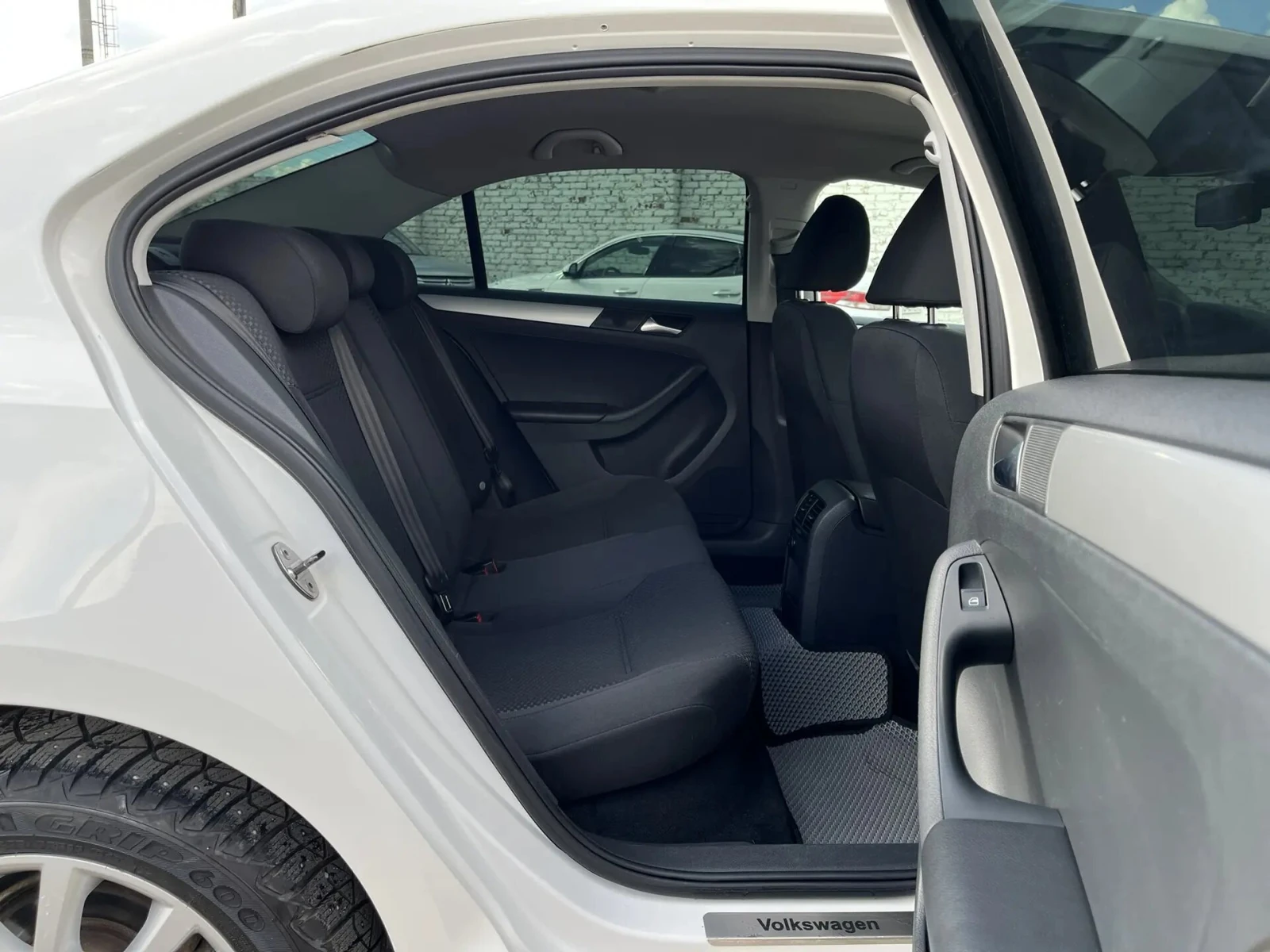 Volkswagen Jetta, 2013г, передний привод, робот