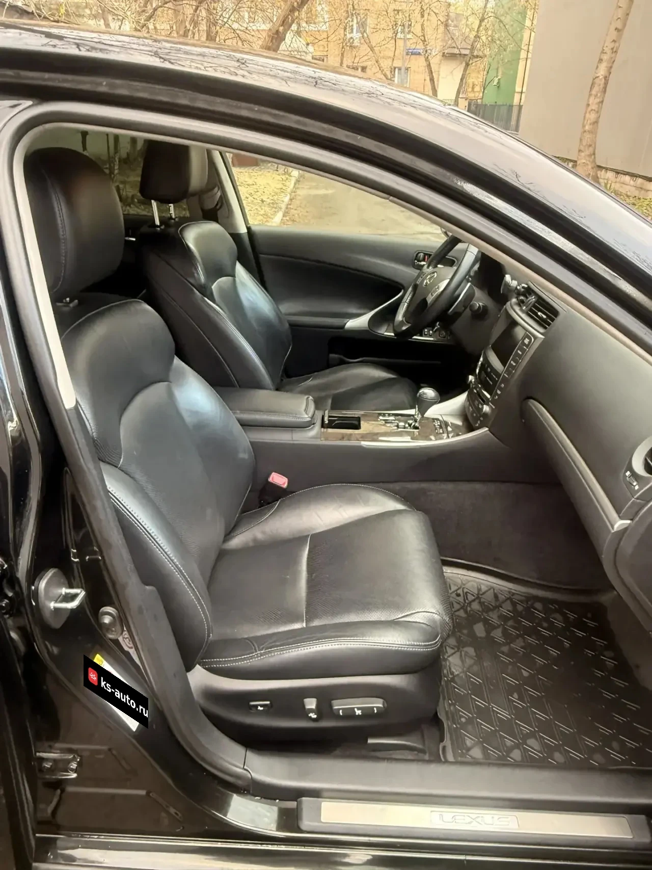 Lexus IS, 2012г, задний привод, автомат