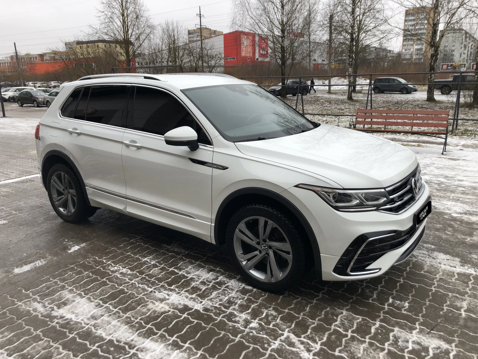 Volkswagen Tiguan, 2021г, полный привод, робот