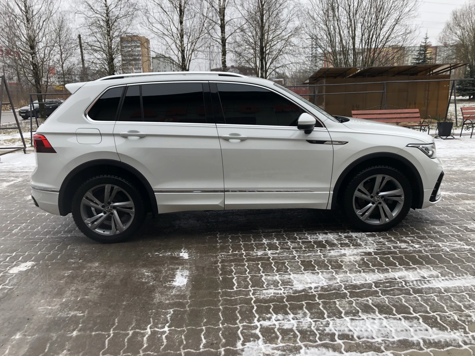 Volkswagen Tiguan, 2021г, полный привод, робот