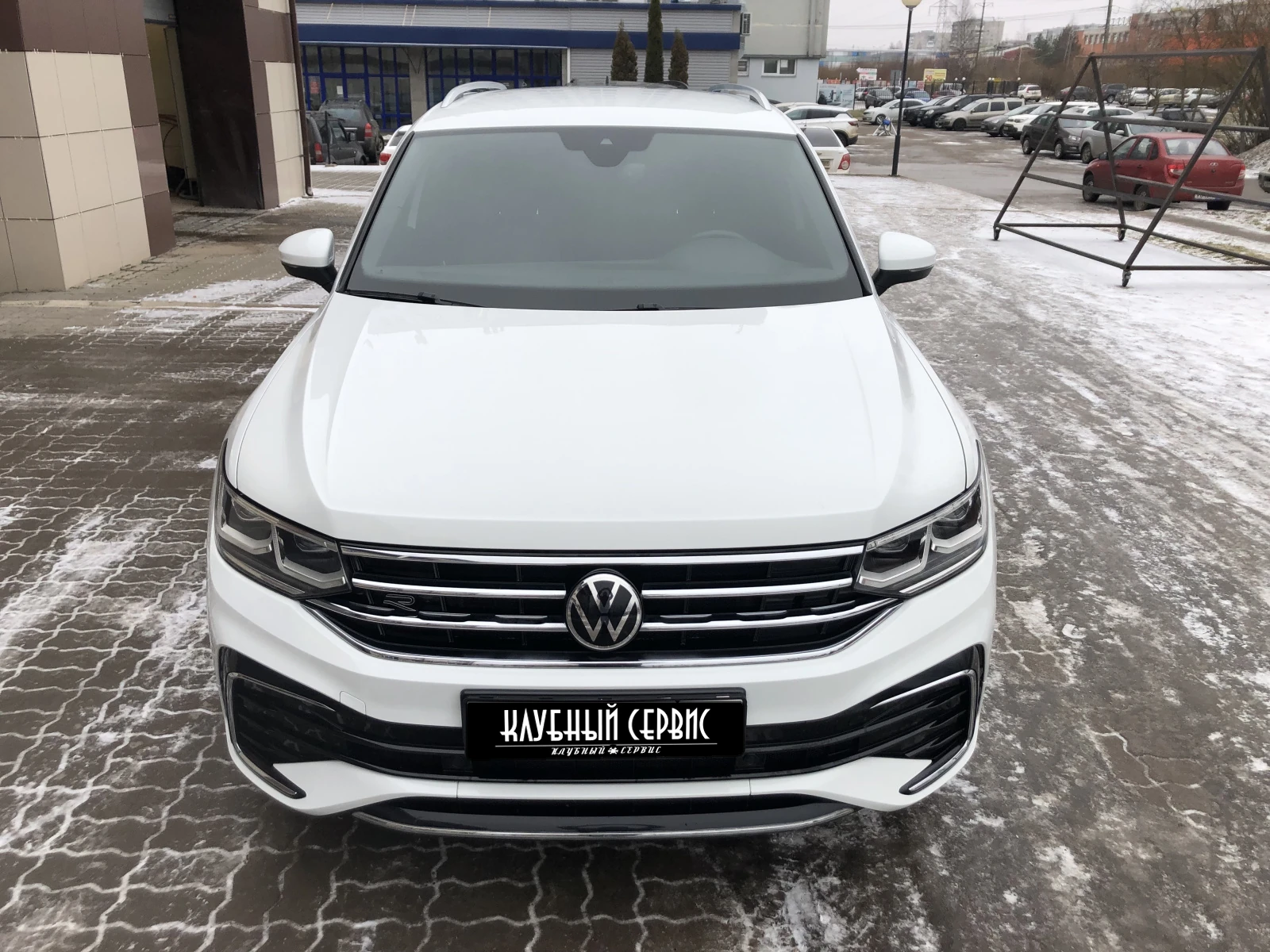 Volkswagen Tiguan, 2021г, полный привод, робот