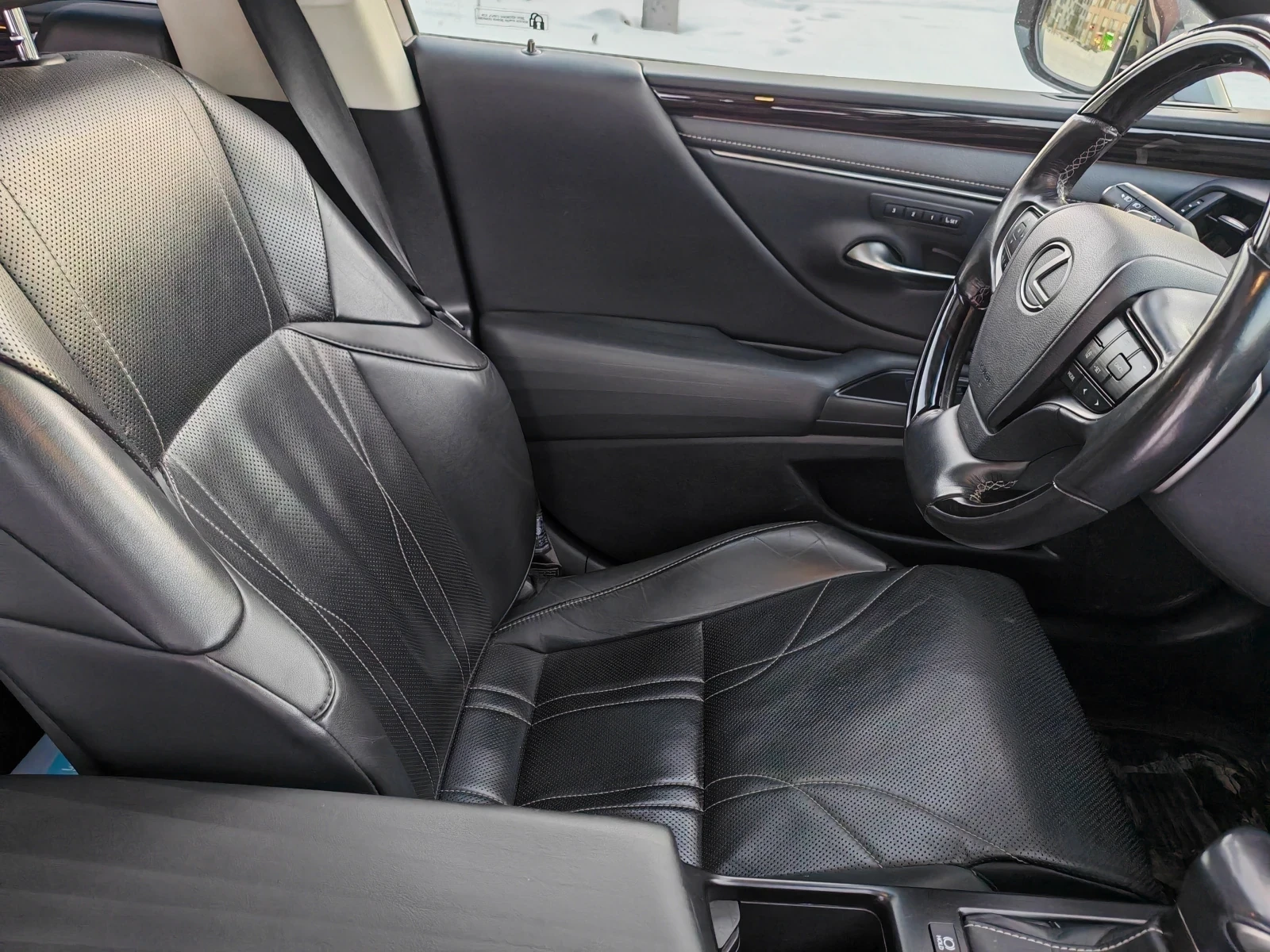 Lexus ES, 2019г, передний привод, автомат