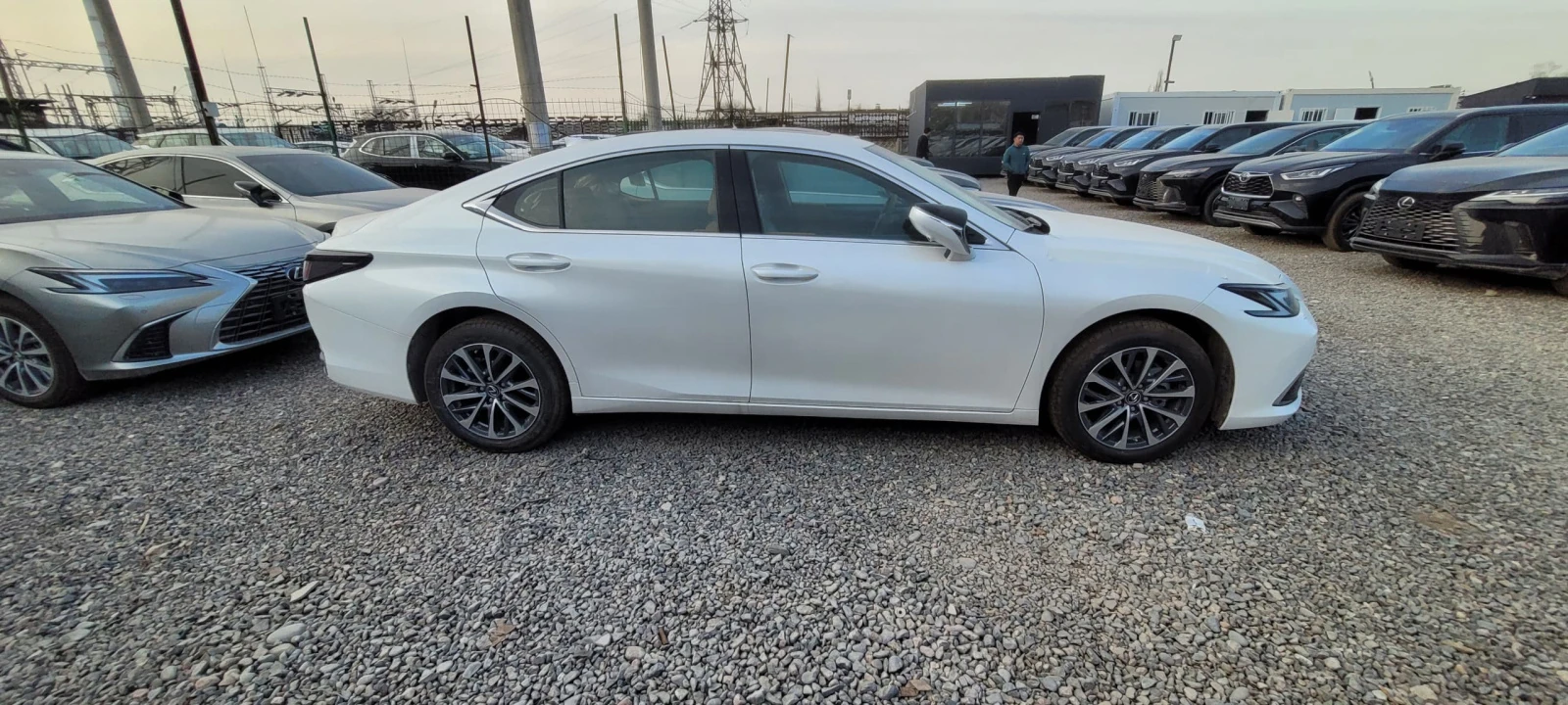 Lexus ES, 2025г, передний привод, вариатор