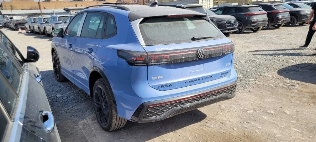 Volkswagen Tiguan, 2026г, полный привод, робот