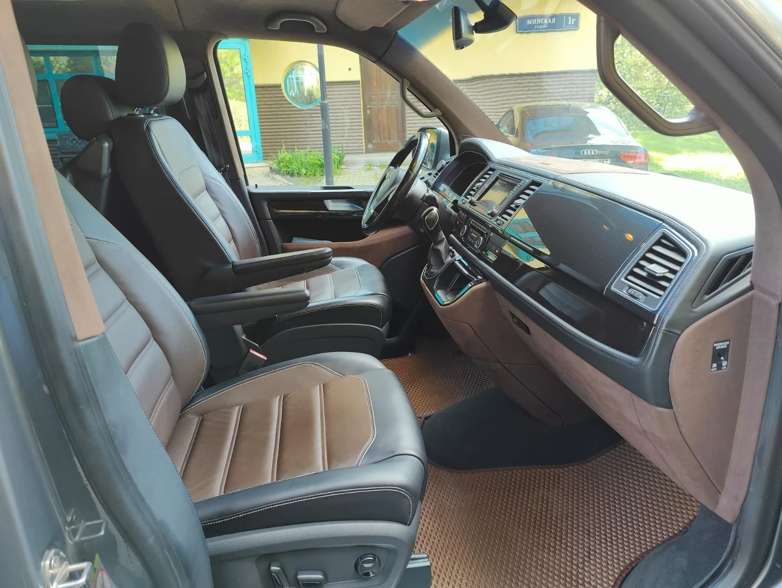 Volkswagen Caravelle, 2011г, передний привод, робот