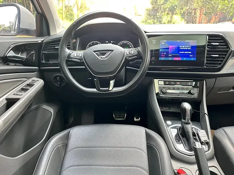 Jetta VS5, 2022г, передний привод, автомат