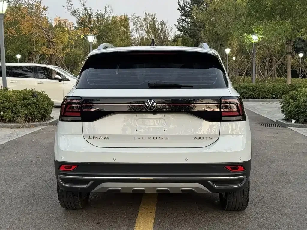 Volkswagen T-Cross, 2021г, передний привод, автомат