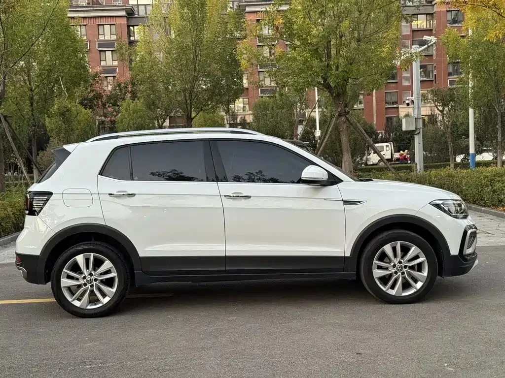 Volkswagen T-Cross, 2021г, передний привод, автомат