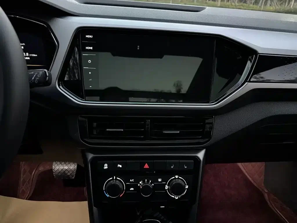 Volkswagen T-Cross, 2021г, передний привод, автомат