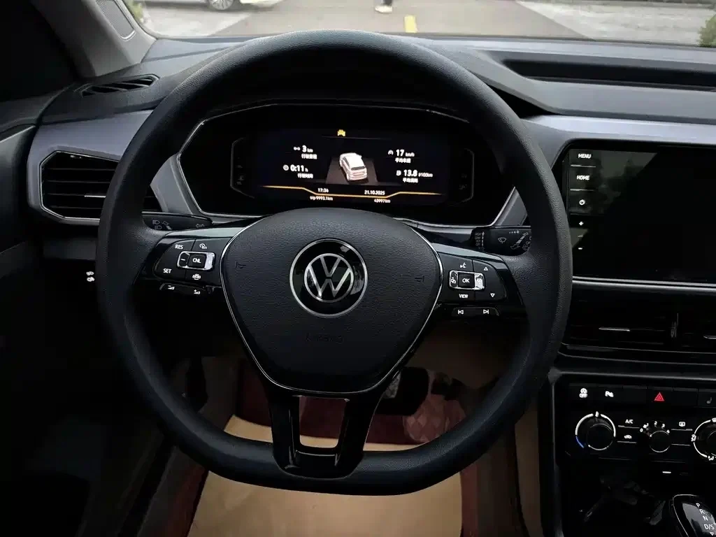 Volkswagen T-Cross, 2021г, передний привод, автомат