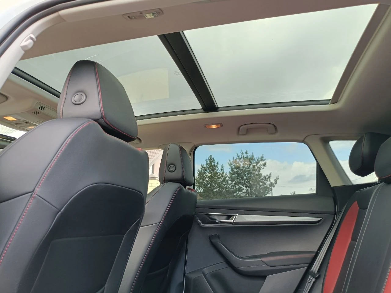 Skoda Karoq, 2024г, передний привод, робот