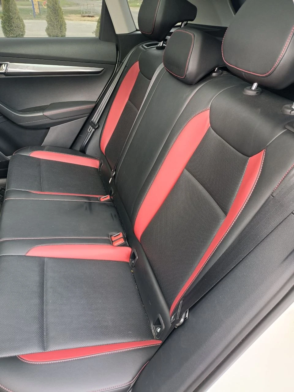 Skoda Karoq, 2024г, передний привод, робот