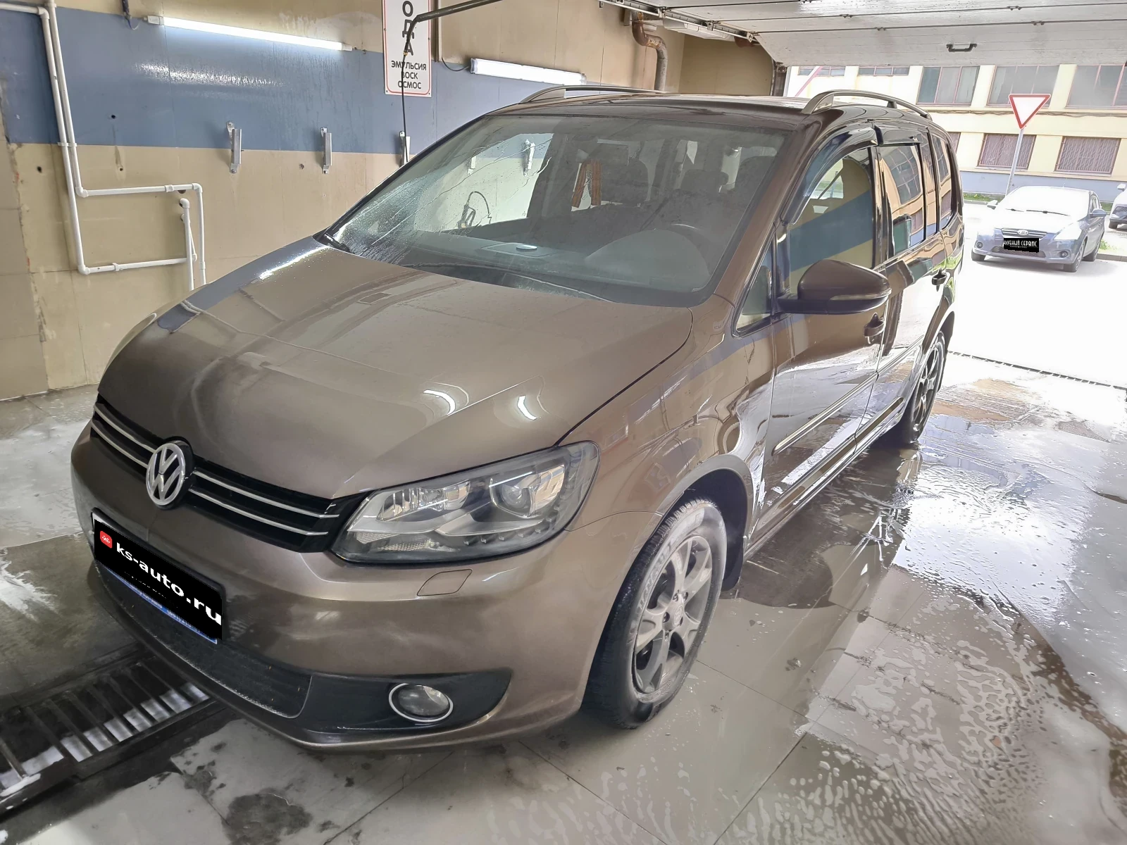 Volkswagen Touran, 2012г, передний привод, робот