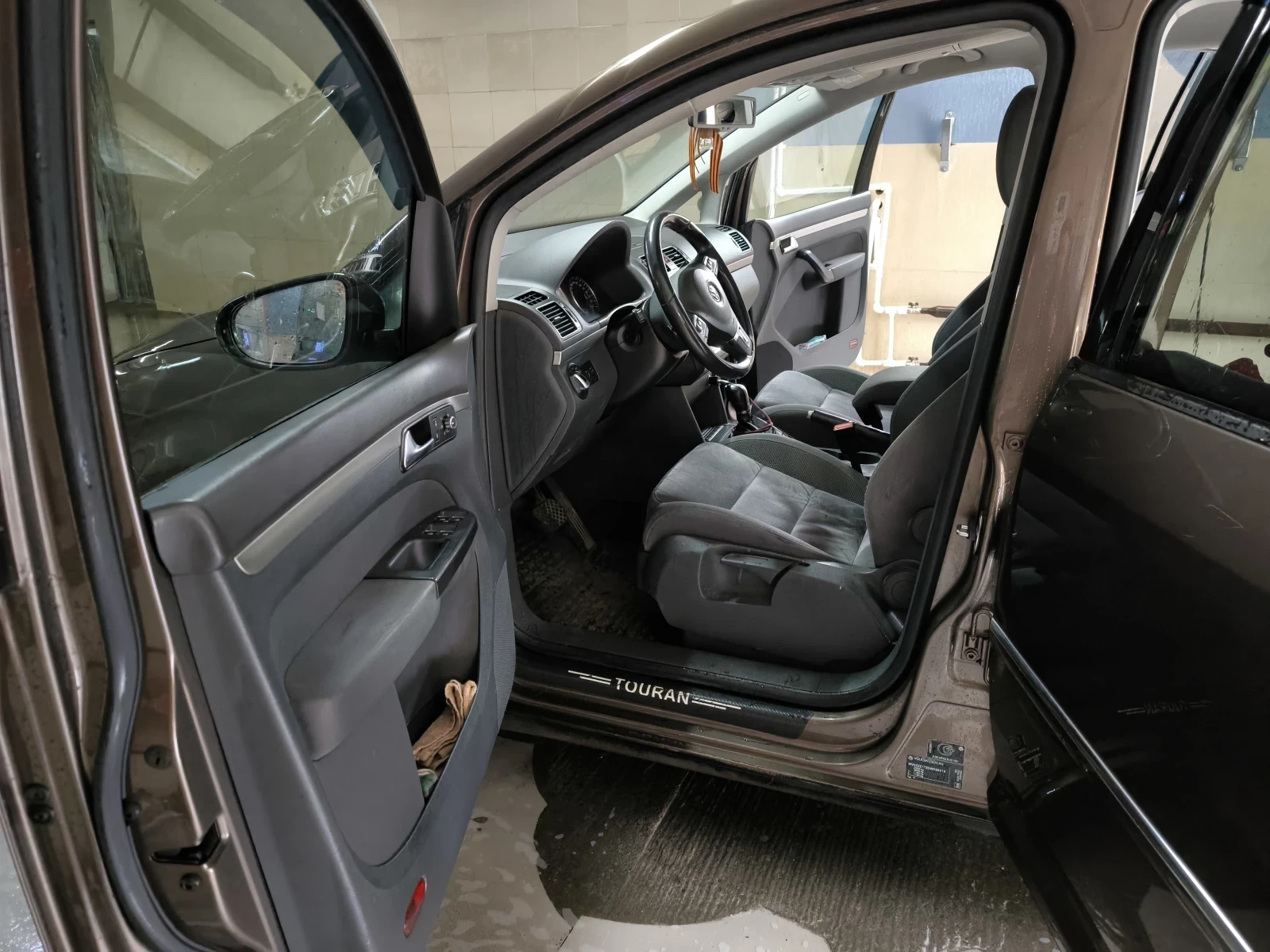 Volkswagen Touran, 2012г, передний привод, робот