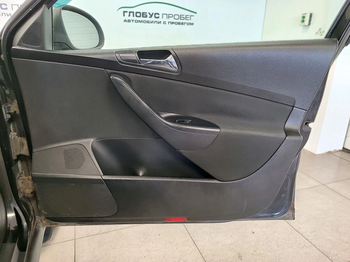 Volkswagen Passat, 2006г, передний привод, автомат