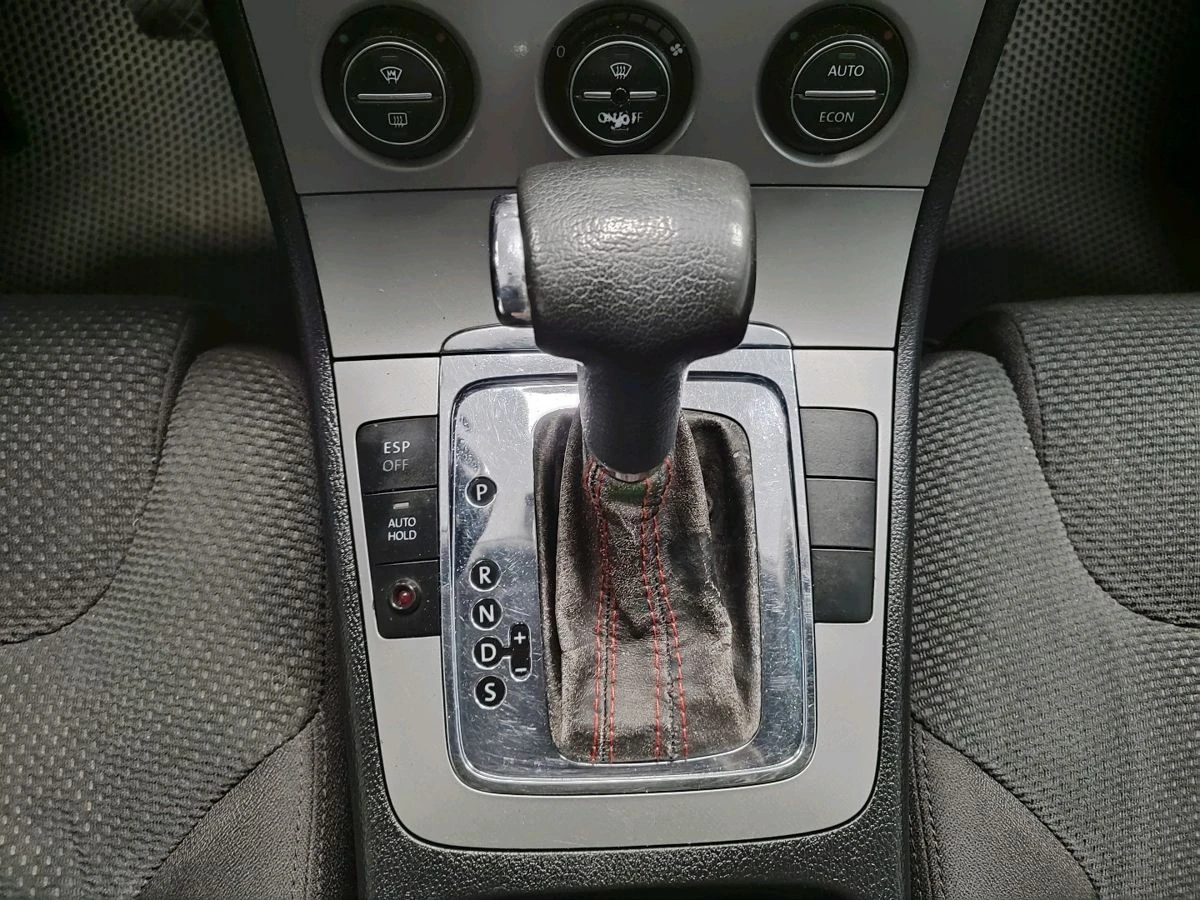 Volkswagen Passat, 2006г, передний привод, автомат