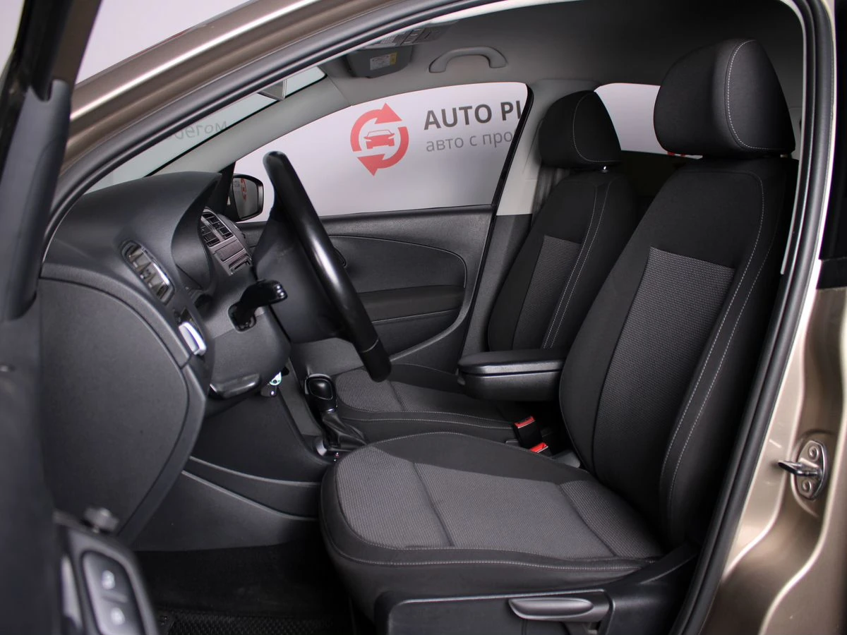 Volkswagen Polo, 2018г, передний привод, автомат