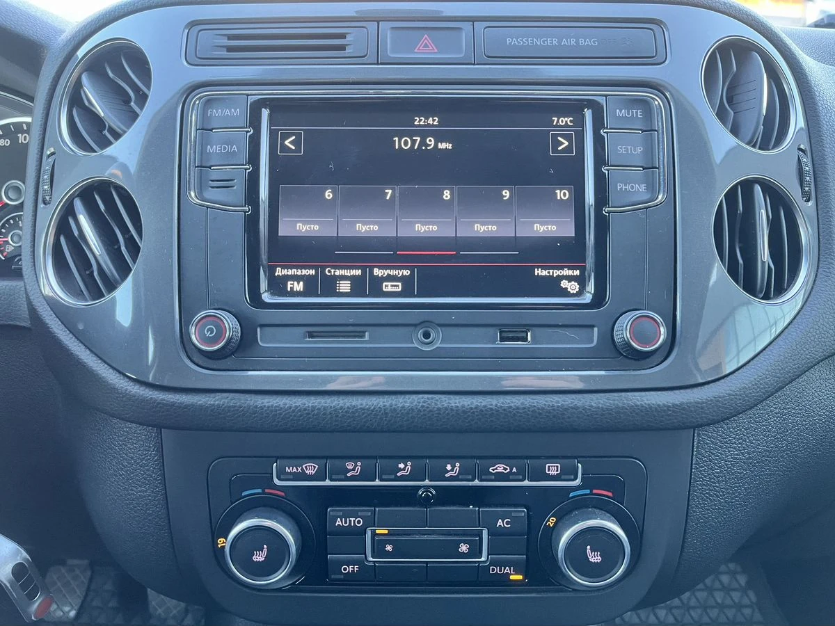 Volkswagen Tiguan, 2011г, передний привод, механика