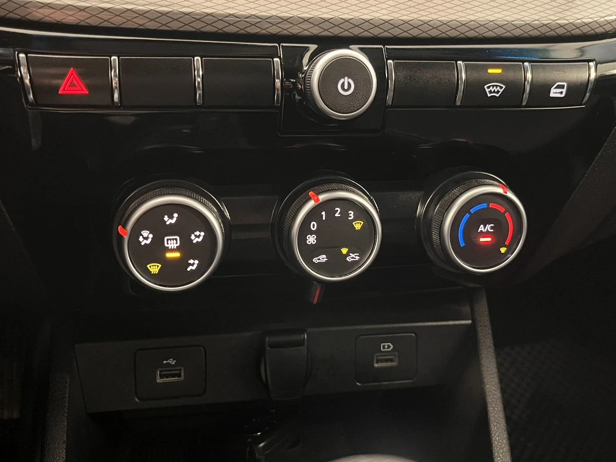 Lada (ВАЗ) Vesta, 2023г, передний привод, механика