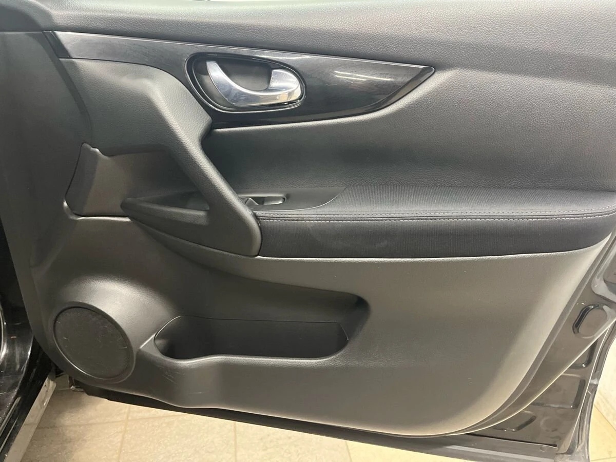 Nissan Qashqai, 2016г, передний привод, вариатор