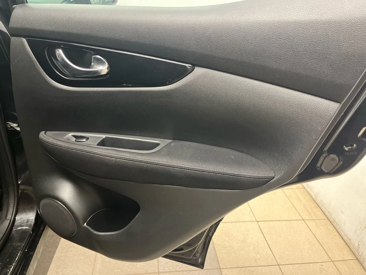 Nissan Qashqai, 2016г, передний привод, вариатор