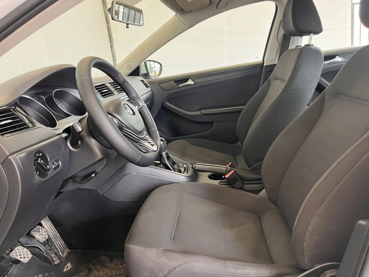 Volkswagen Jetta, 2015г, передний привод, механика