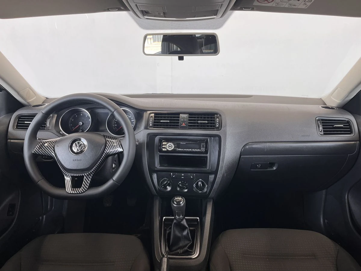 Volkswagen Jetta, 2015г, передний привод, механика