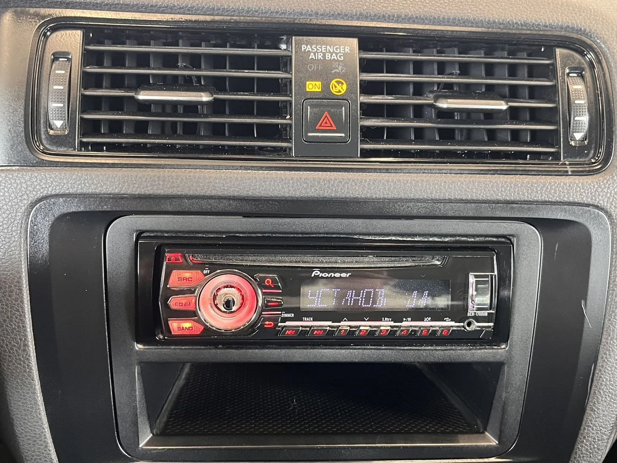 Volkswagen Jetta, 2015г, передний привод, механика