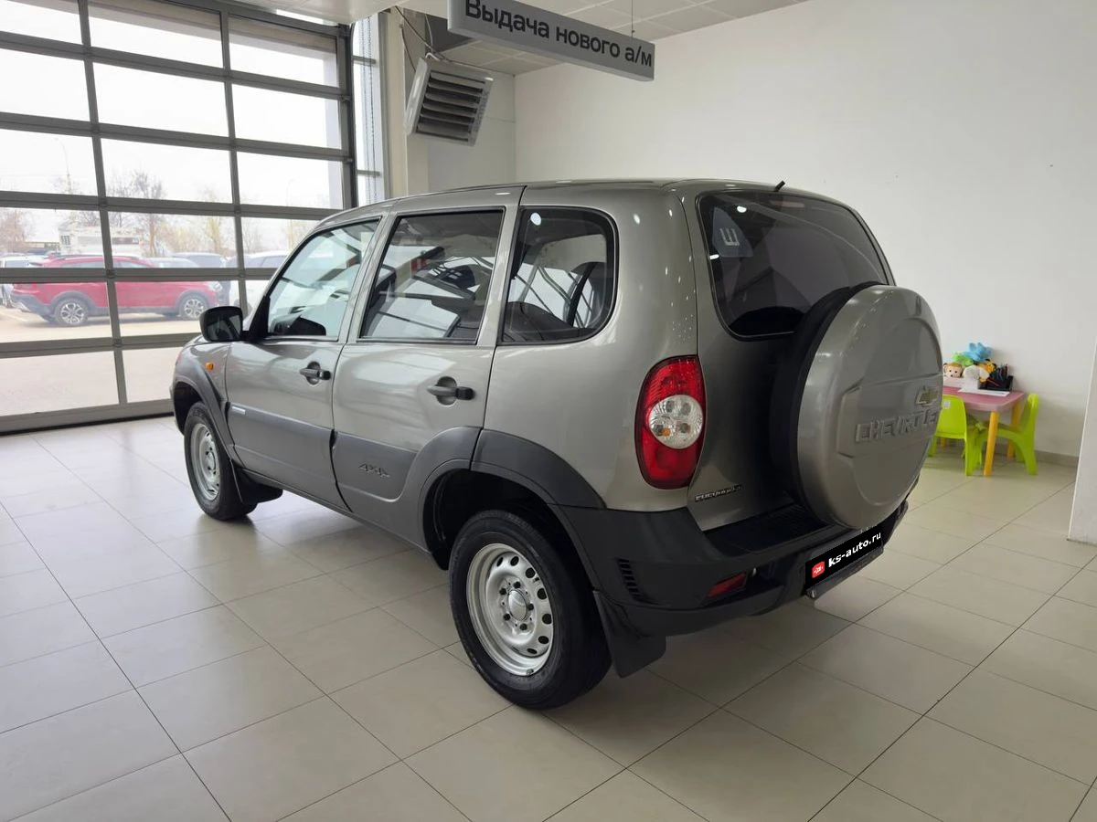 Chevrolet Niva, 2009г, полный привод, механика