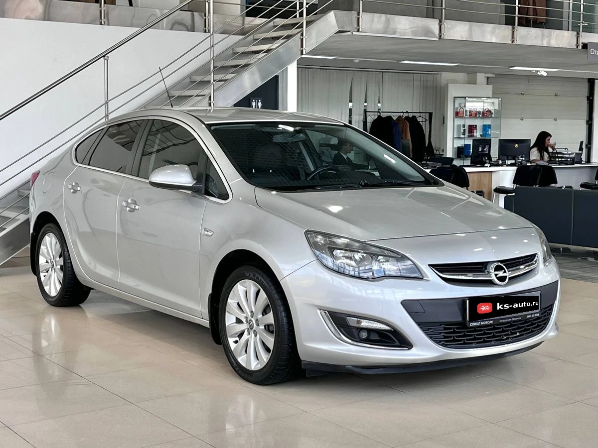 Opel Astra, 2014г, передний привод, автомат