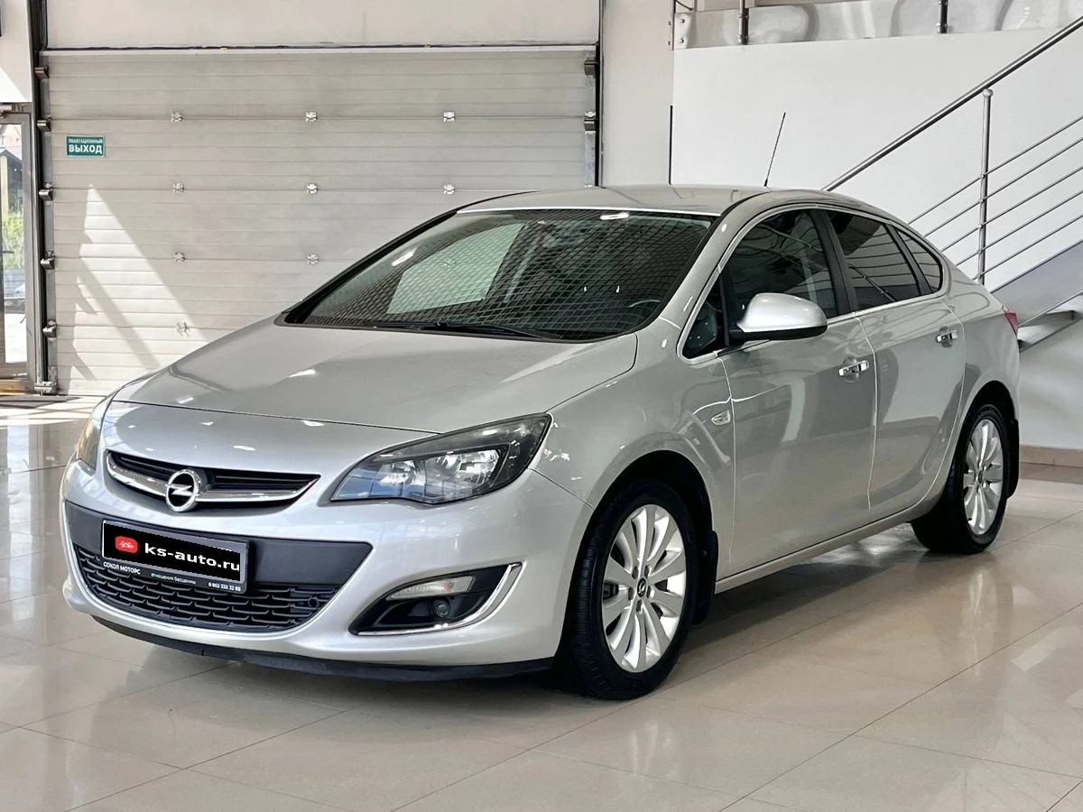 Opel Astra, 2014г, передний привод, автомат
