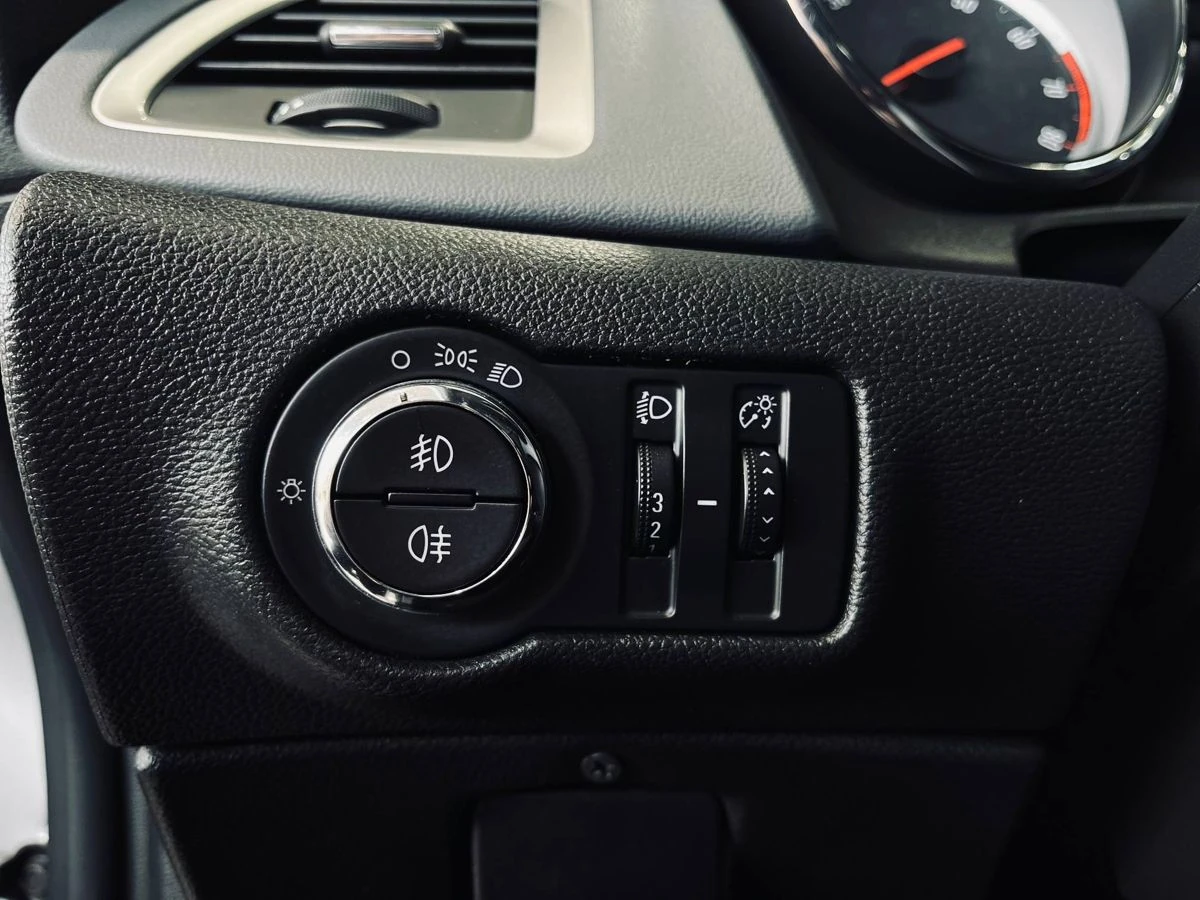 Opel Astra, 2014г, передний привод, автомат