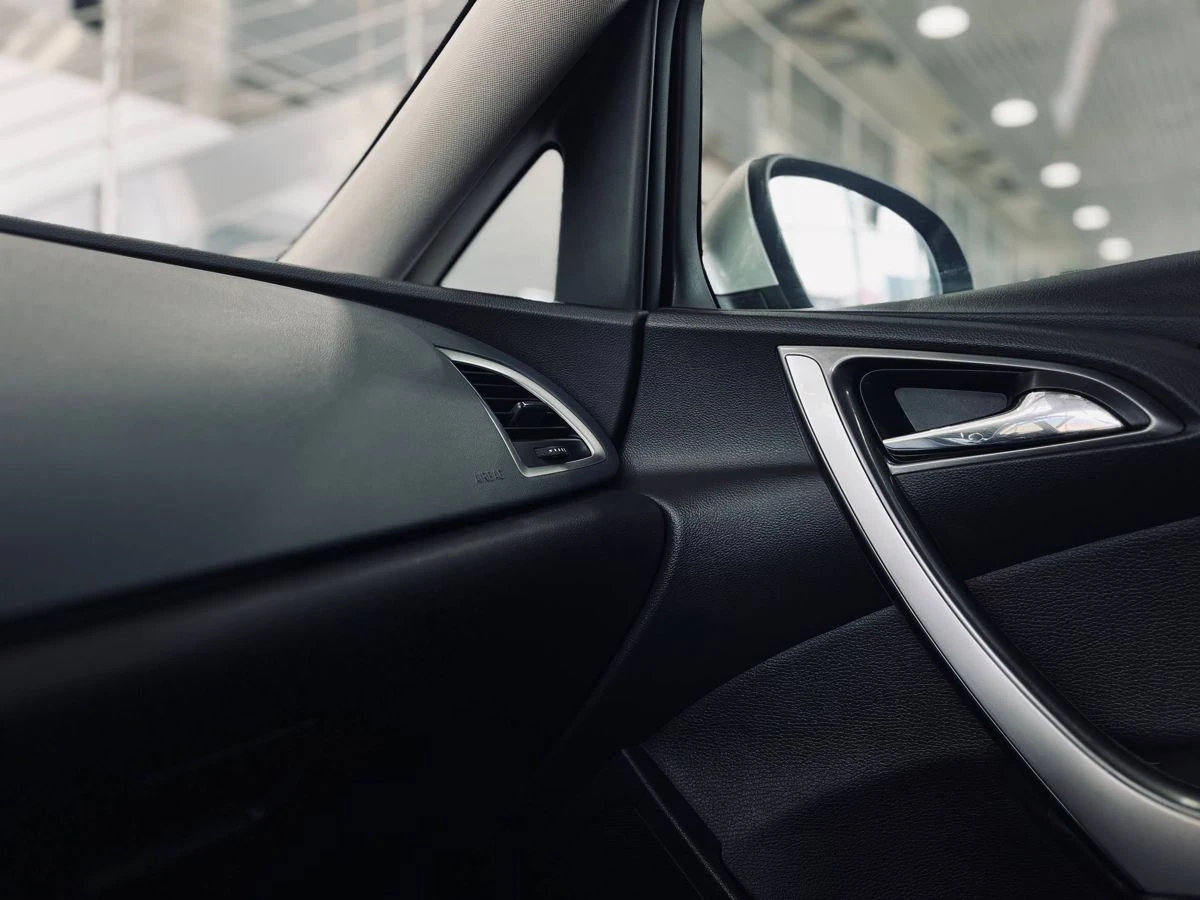 Opel Astra, 2014г, передний привод, автомат