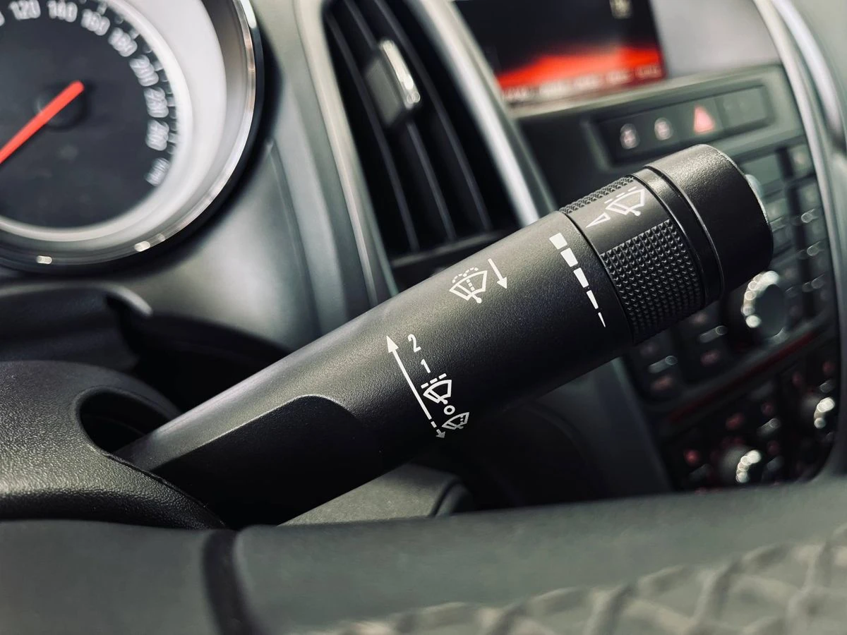 Opel Astra, 2014г, передний привод, автомат